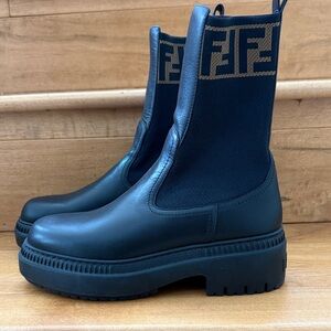 Fendi Domino black leather boots